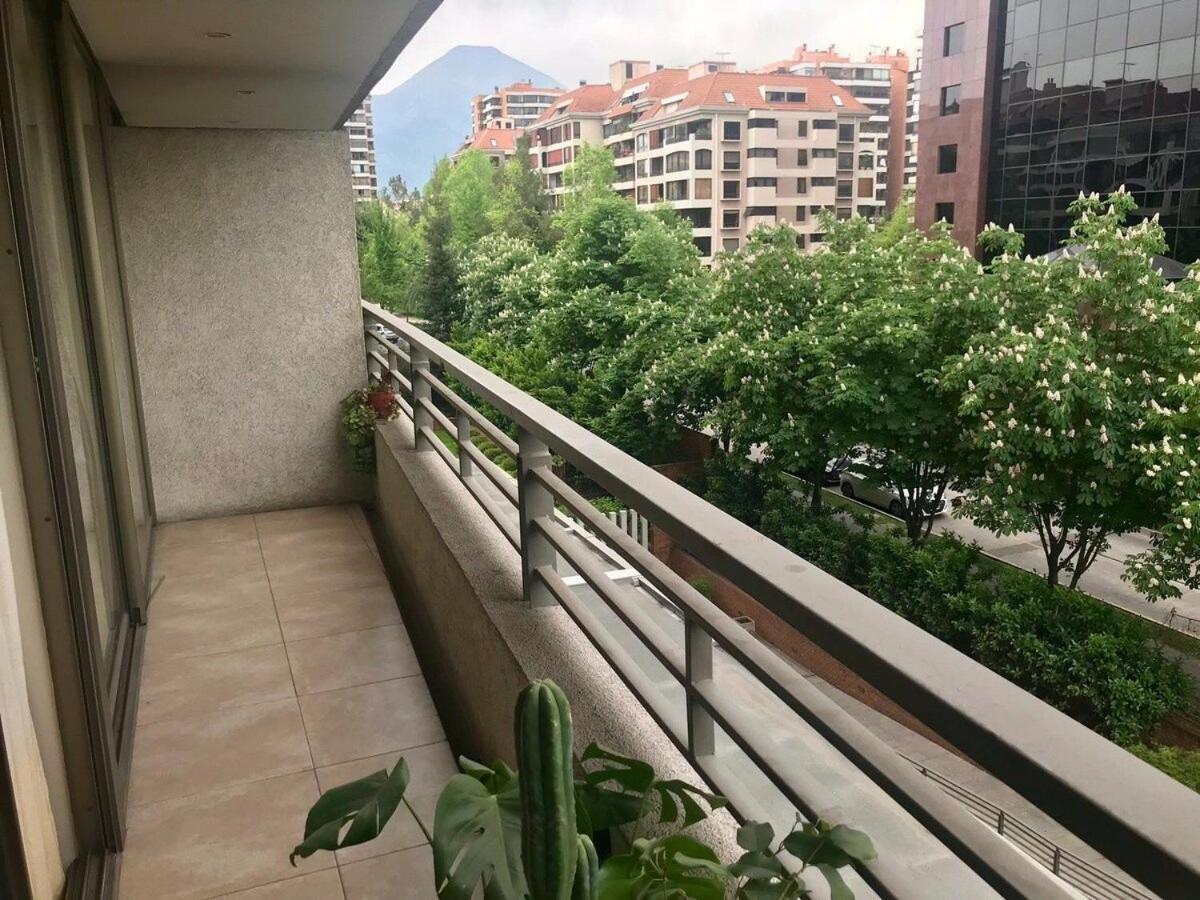 Mirando A Parque Arauco Apartment Santiago Exterior photo